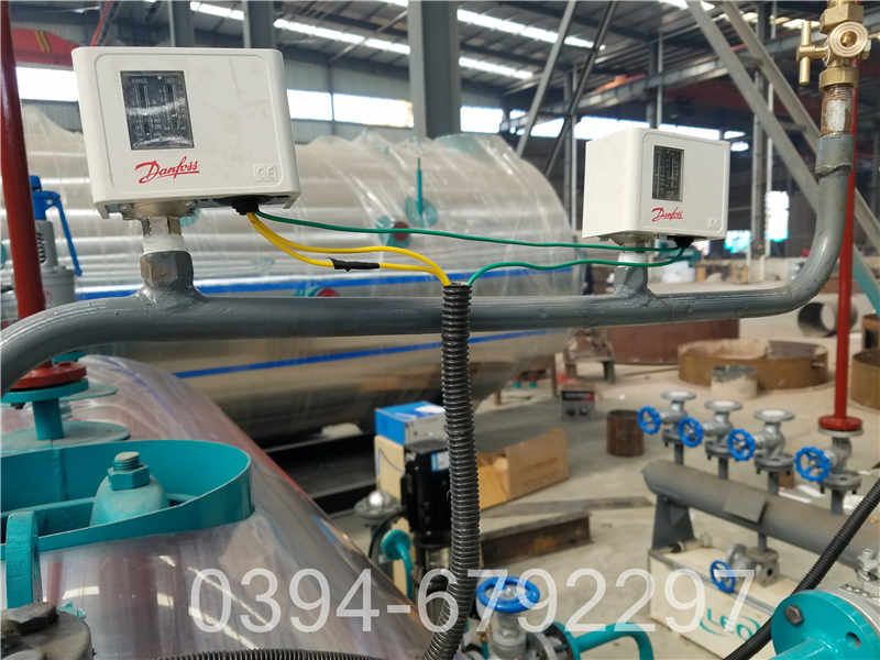 6吨燃油蒸汽锅炉(图1)
